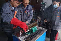 熔噴布模頭堵孔怎么辦？熔噴模具干冰清洗機(jī)為您解決難題