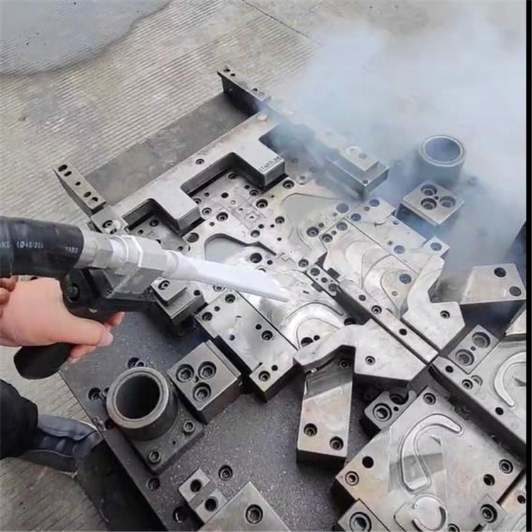 模具高效清洗神器：干冰清洗機(jī)